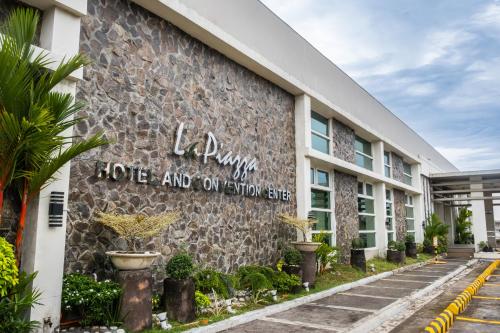 La Piazza Hotel & Convention Center