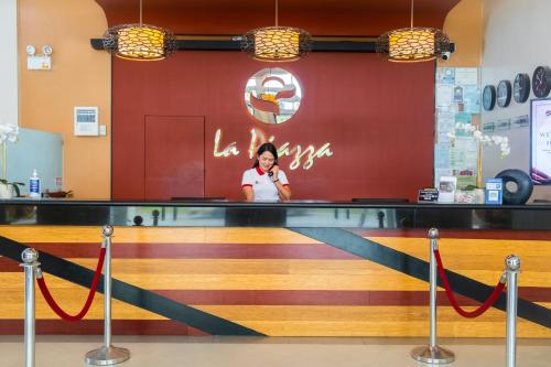 La Piazza Hotel & Convention Center