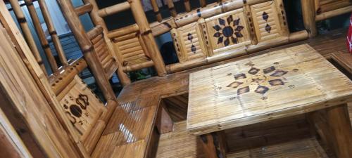 Aremen Transient, Nipa Hut with shared main houses bathroom