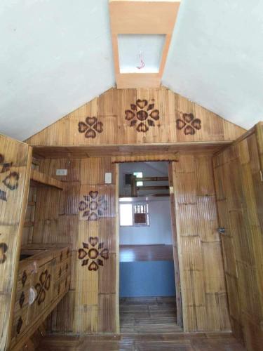 Aremen Transient, Nipa Hut with shared main houses bathroom