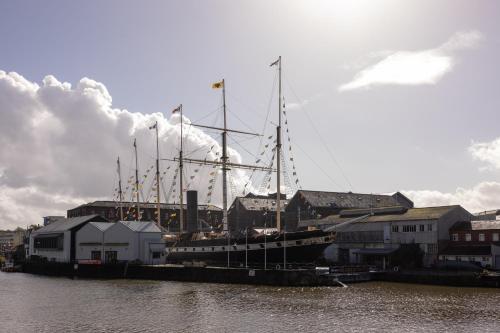 Moxy Bristol