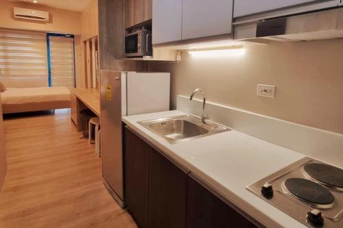 Cosmopolitan Comfort Makati 1 BR Wonder 300MB 2428 Internet