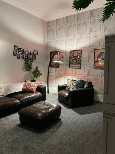 Large Mach Apartment at Pen Y Coed Hall