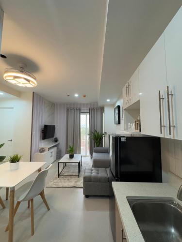 Alder - One Bedroom Condo Unit with Balcony