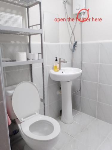 Simple condo free WiFi free pool