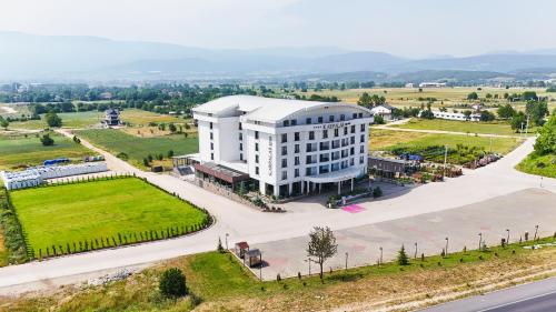 Karpalas City Hotel
