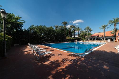 Las Palmeras Resort