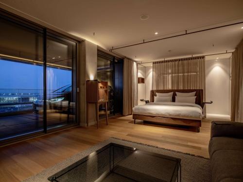 B'mine Frankfurt Airport