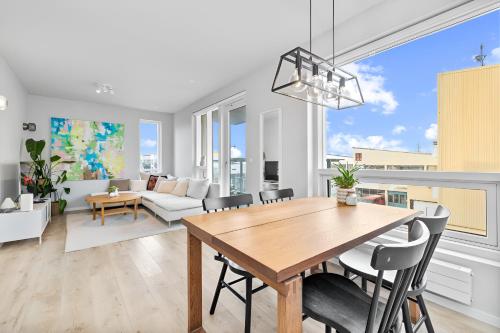 Peaceful new apt next to Sky Lagoon