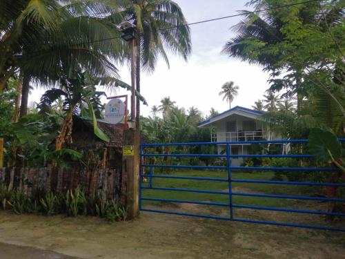 Bayay ni Nanay Bed & Breakfast in Magpupungko Beach Road