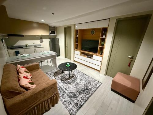 Cityscape Grand Tower Cebu - 2 Bedrooms with Balcony Close to Ayala Mall - New Condo
