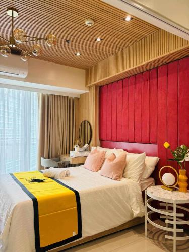 Manila Urban Resort at Azure