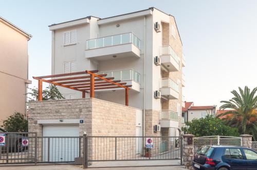 Apartments Lila Aurea