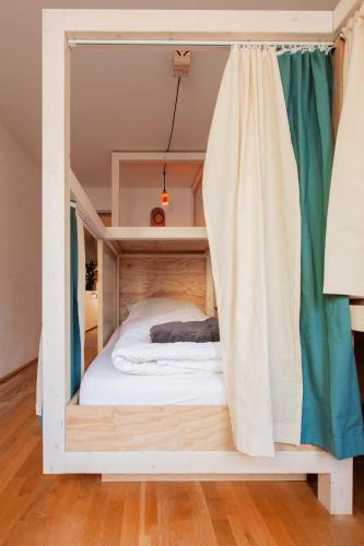 Montagu Hostel