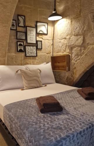 12 -16 , Pacifiku Scicluna