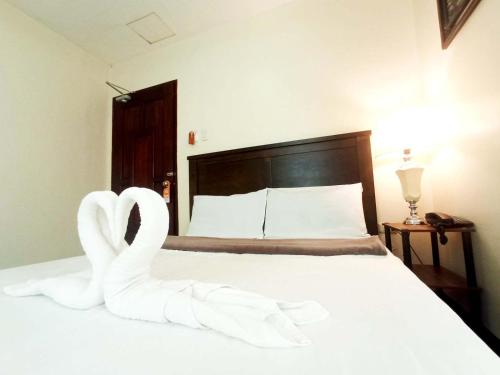 B&J Guest House And Tours