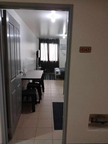 RR's Long Stays Commonwealth Quezon City