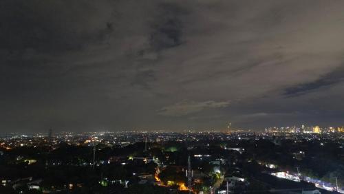 NEW! The Hive Residences - 1BR with Balcony & FREE Parking at Casa Arbo