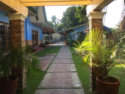 Alcala Garden Resort by RedDoorz