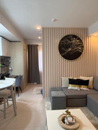 Lizzie - Studio Type Condo Unit