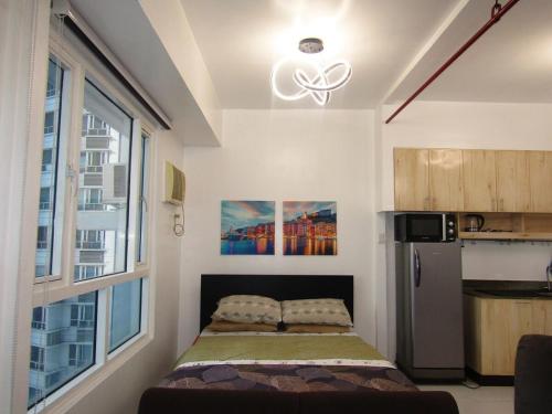 SM MEZZA 1 RESIDENCE Studio Room Gian Thyresse Crib