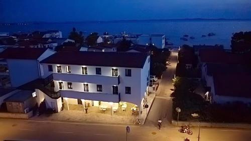 B&B Bloom Apartments