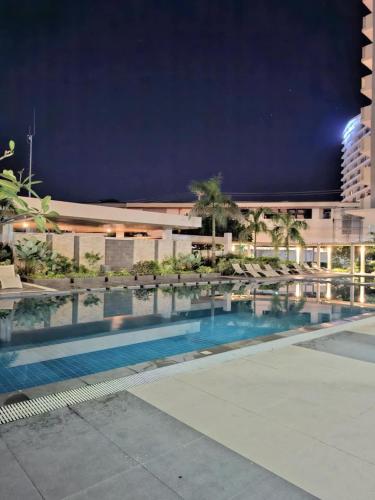 Corner Studio Unit Condo