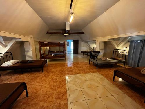 On Board Panglao Beach Hostel and Resort