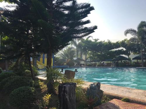 Valley Breeze Resort