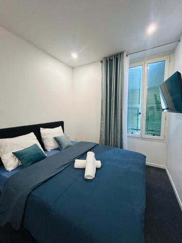 A 350m de la gare et du port de monaco