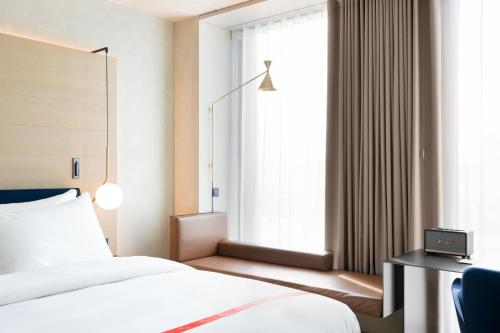 Ruby Emma Hotel & Bar