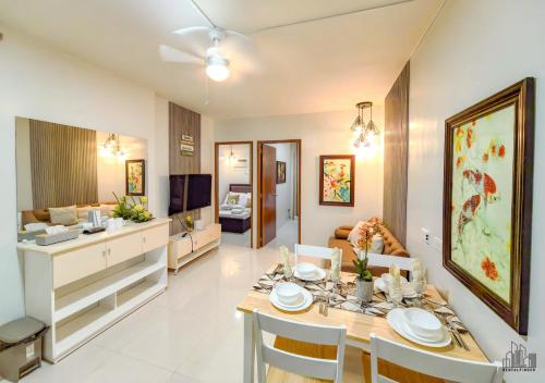 Family 2BR Apartment with Private Gym & Pool - B2 1Nambulite