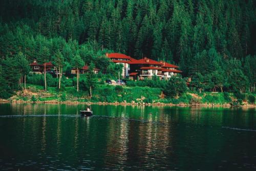 Къщи за гости "Комплекс ОАЗИС"