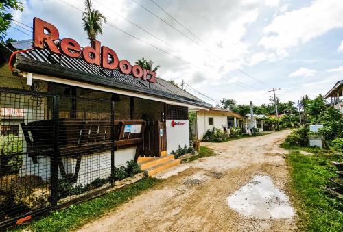 Gaea's Apartment Panglao by RedDoorz