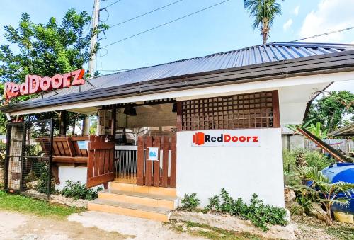 Gaea's Apartment Panglao by RedDoorz