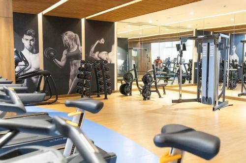 LUXX Suites McKinley with fast WIFI in BGC