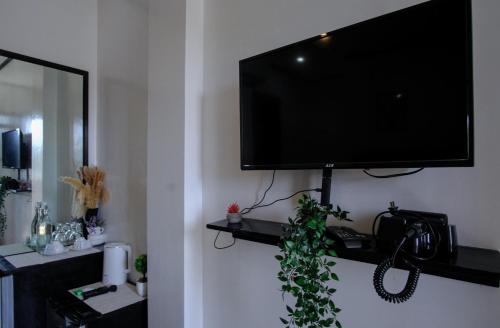 The Palms Resort & Bar