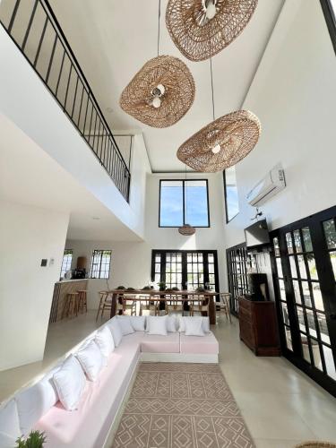 NEW Exclusive Luxury Pool Villaa