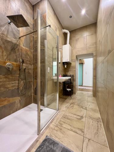 1080 City Apartments