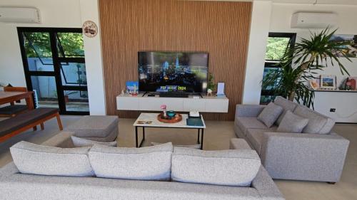 Casa Mel Mar Luxurious 3BR 3FullBR Villa with Pool