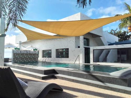 Cave Beach Resort