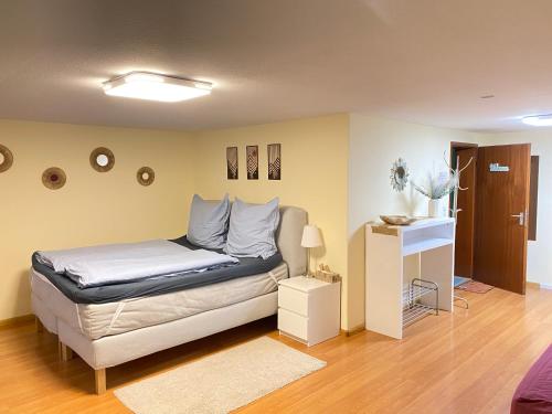 ruhiges privates Zimmer in Freiburg, zentrumsnah, Nähe Europapark