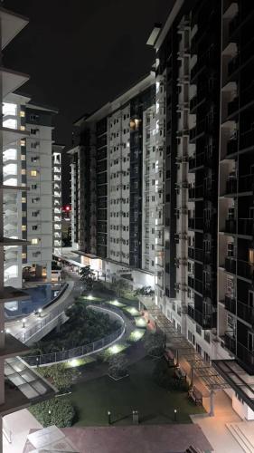 E&T Staycation 2BR Condo with Balcony at Vine Residences Novaliches