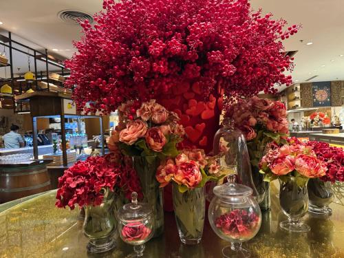 Large Family Groups in Air residence Makati Gym Swim Park 300 mbps