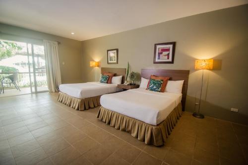 Almont Inland Resort