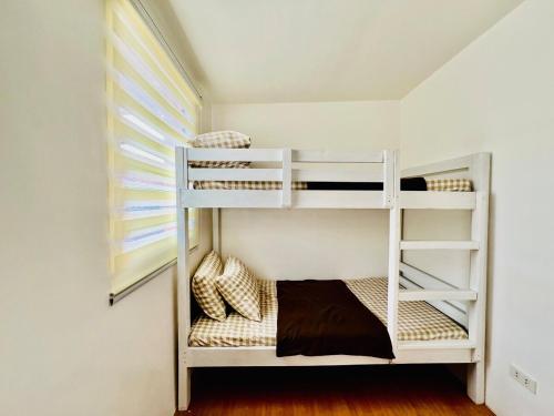 JOELYs Rest and Stay House 1 with WIFI TV NETFLIX and 2 AC rooms