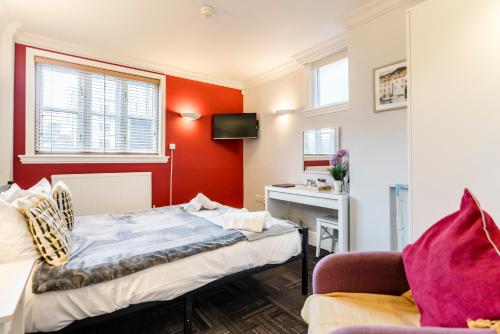 1 Riverside Apartments