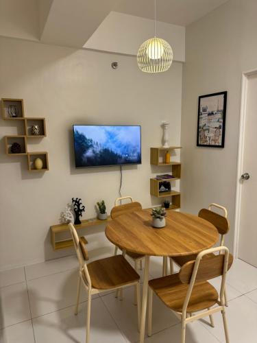 SM Naga City 2BR River view Balcony with Fiber Internet