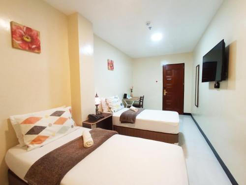 B&J Guest House And Tours