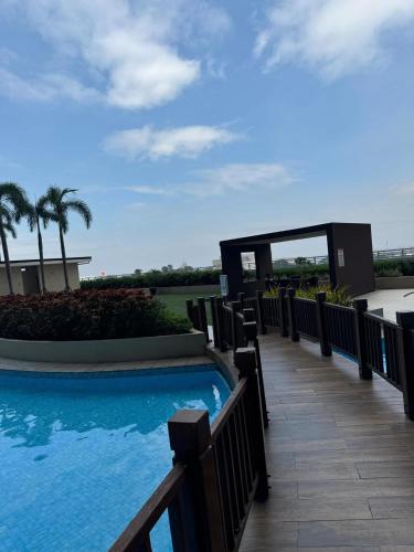 JUVREY 1 BR Studio Unit with balcony